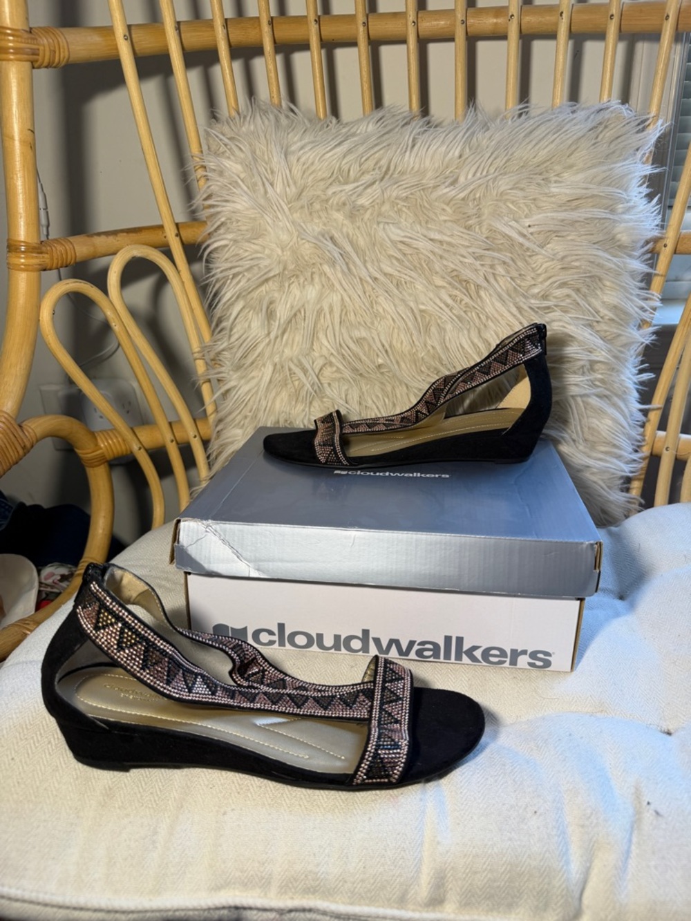 ILANA~CLOUDWALKERS~BLACK~BEADED~9W~ ZIP UP HEEL~SANDALS